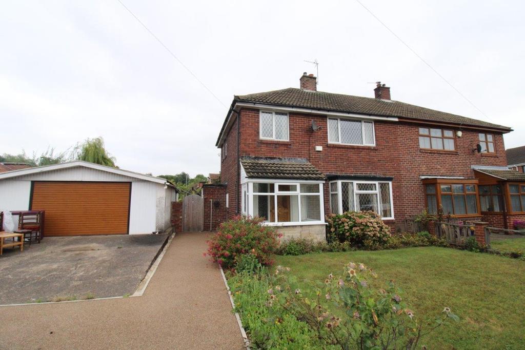 Shaw Lane, Carlton, Barnsley 3 bed semidetached house £195,000