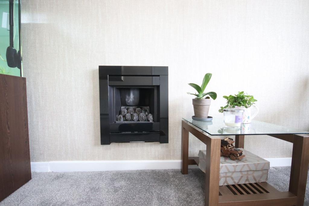 Rhodes Avenue, Blackburn. Lancs. BB1 8NW 3 bed semidetached house £