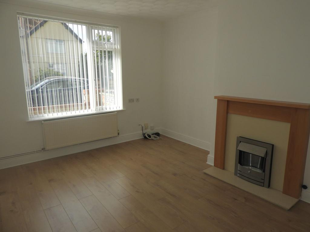The Avenue,Bentley, Doncaster, DN5 3 bed terraced house £600 pcm (£