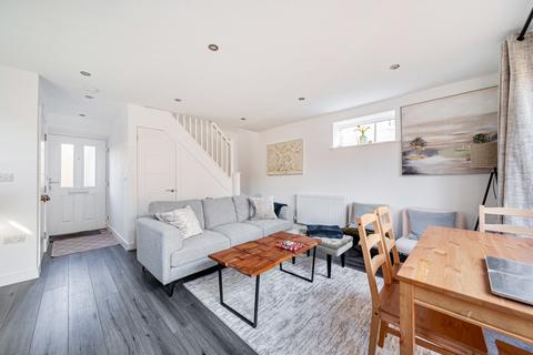 1 bedroom end of terrace house for sale, Kingston Lane, Teddington, TW11