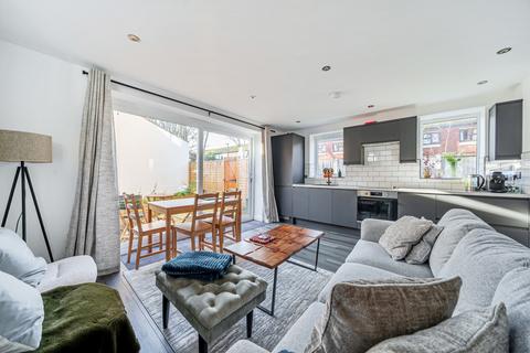 1 bedroom end of terrace house for sale, Kingston Lane, Teddington, TW11