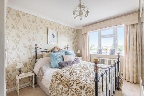 40 Constance Crescent, Bromley, BR2 7QJ