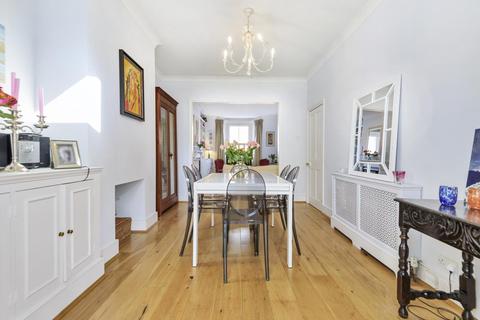 19 Bridgford Street, London, SW18 3TQ