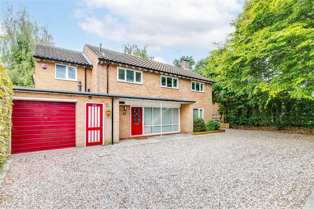 Knightsfield, Welwyn Garden City... 5 bed detached house £950,000