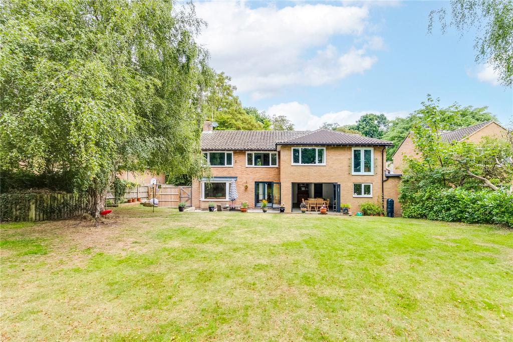 Knightsfield, Welwyn Garden City... 5 bed detached house £950,000