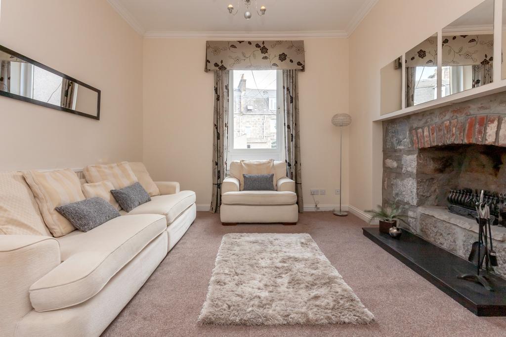 216 Holburn Street, The City Centre, Aberdeen, AB10 4 bed flat for sale