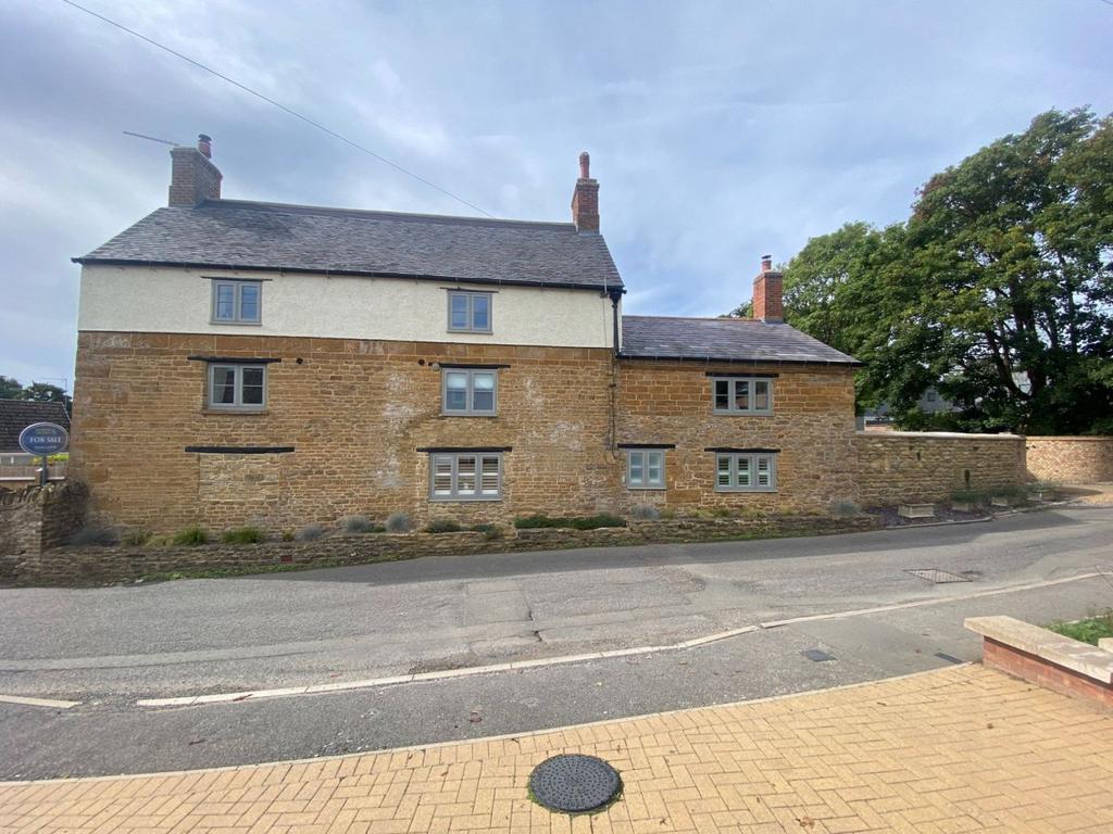 Churchill Road, Welton, Daventry NN11 2JH 4 bed detached house £895,000