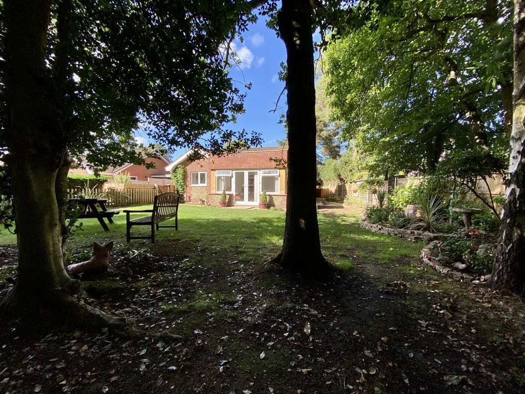 Beech Close, High Kelling, Norfolk 3 bed detached bungalow £575,000