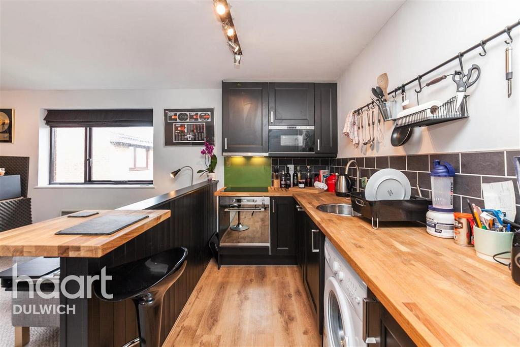 Granville Square, Peckham SE15 Studio £1,300 pcm (£300 pw)