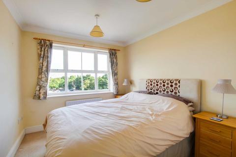 16 Abbotsmead Place, Caversham, Reading, RG4 8BB
