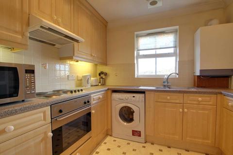 16 Abbotsmead Place, Caversham, Reading, RG4 8BB