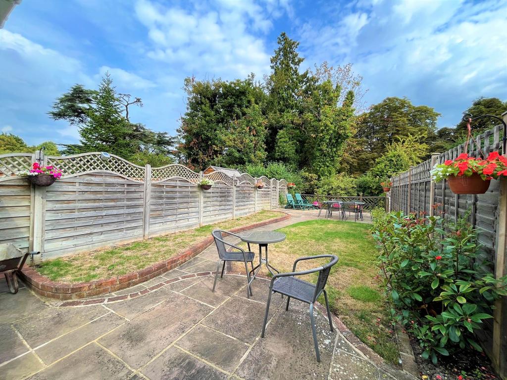 Wooburn Manor Park, Wooburn Green, HP10 3 bed property £1,600 pcm (£369 pw)