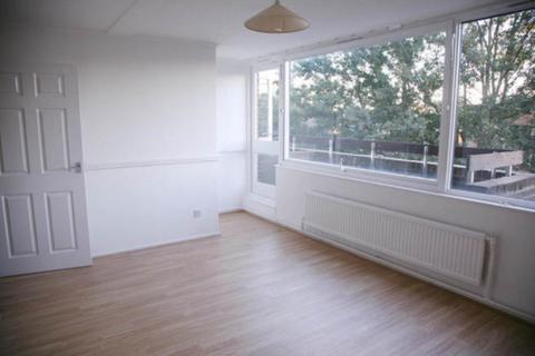 4 bedroom flat to rent, Convenient 4 Double Bedroom Flat in Surrey Quays, Millender Walk, SE16