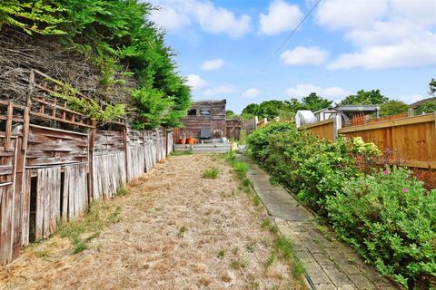 14 Brookfield Avenue, Dover, CT16 2AH
