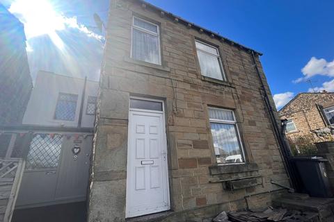 2 bedroom end of terrace house for sale - Bradford Road, Birstall