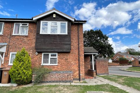 2 bedroom semi-detached house to rent, Dorian Rise