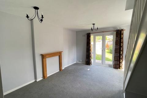 2 bedroom semi-detached house to rent, Dorian Rise