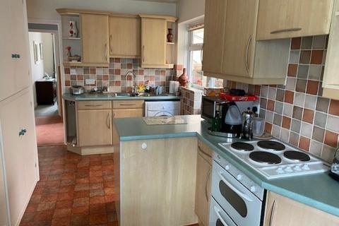 5 Cardigan Crescent, Weston-super-mare, BS22 8NS