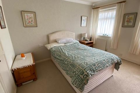5 Cardigan Crescent, Weston-super-mare, BS22 8NS