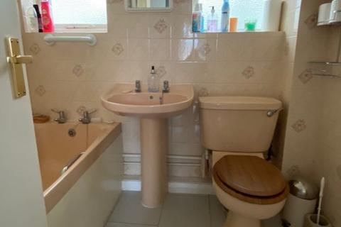 5 Cardigan Crescent, Weston-super-mare, BS22 8NS