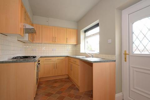 2 bedroom terraced house to rent, New Close Avenue, Silsden, BD20