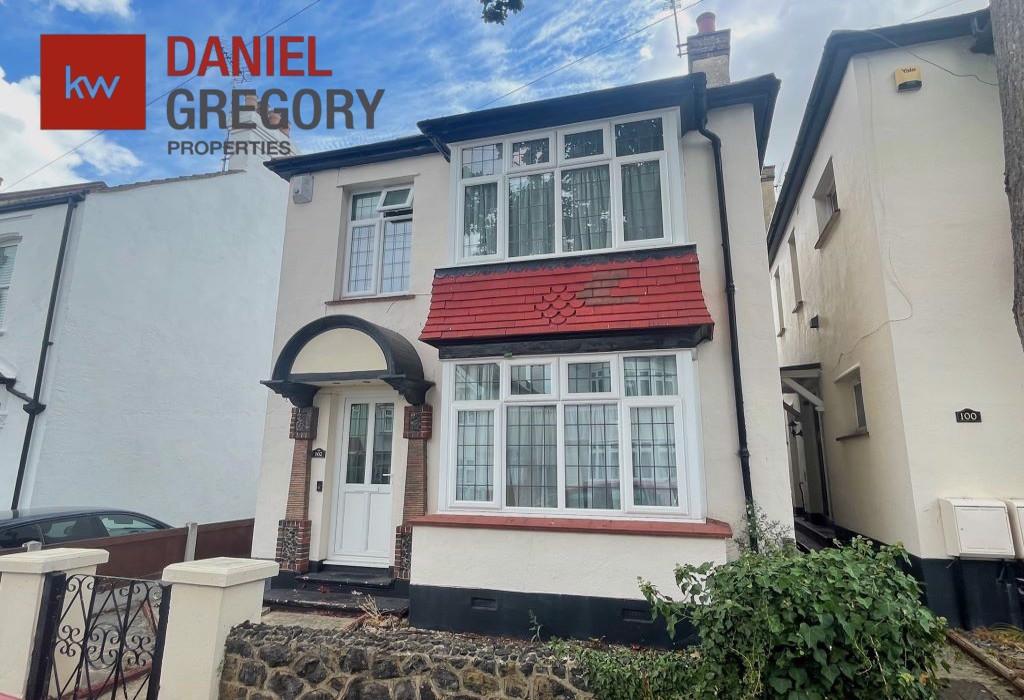 Leighton Avenue, LeighonSea, Essex 3 bed detached house £1,600 pcm (£369 pw)