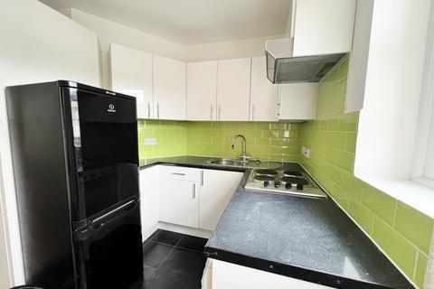 Studio to rent, New Cross Road,  New Cross, SE14