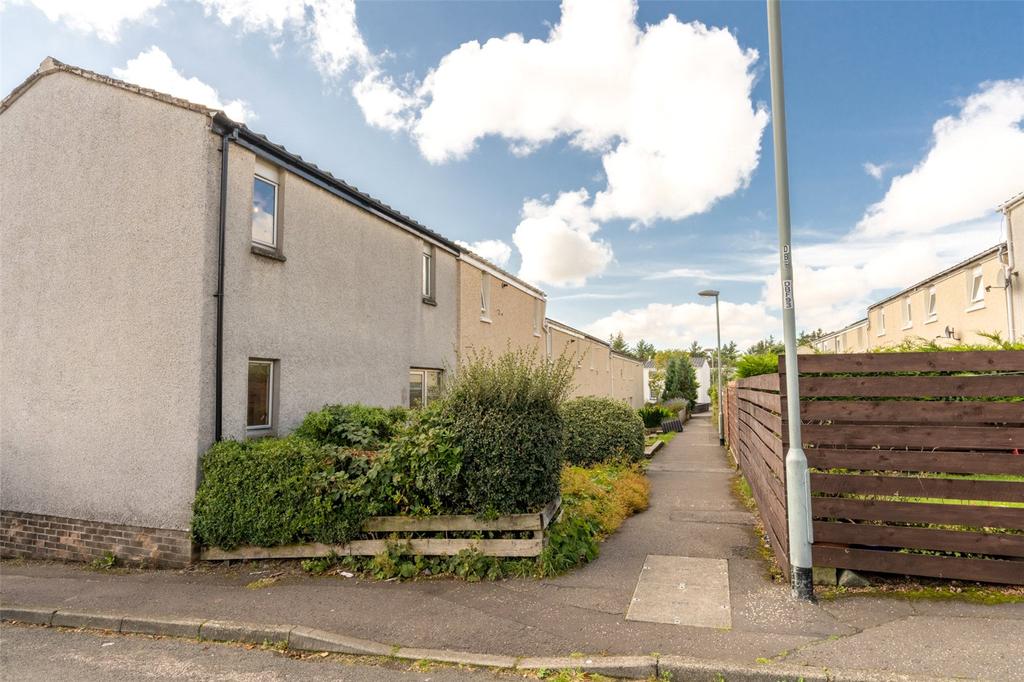 57 Deanburn, Penicuik, Midlothian, EH26 2 bed end of terrace house £