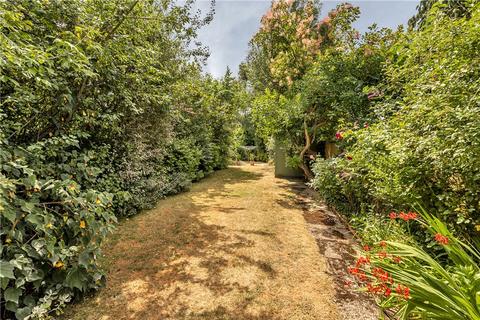 17 Murray Road, London, SW19 4PD