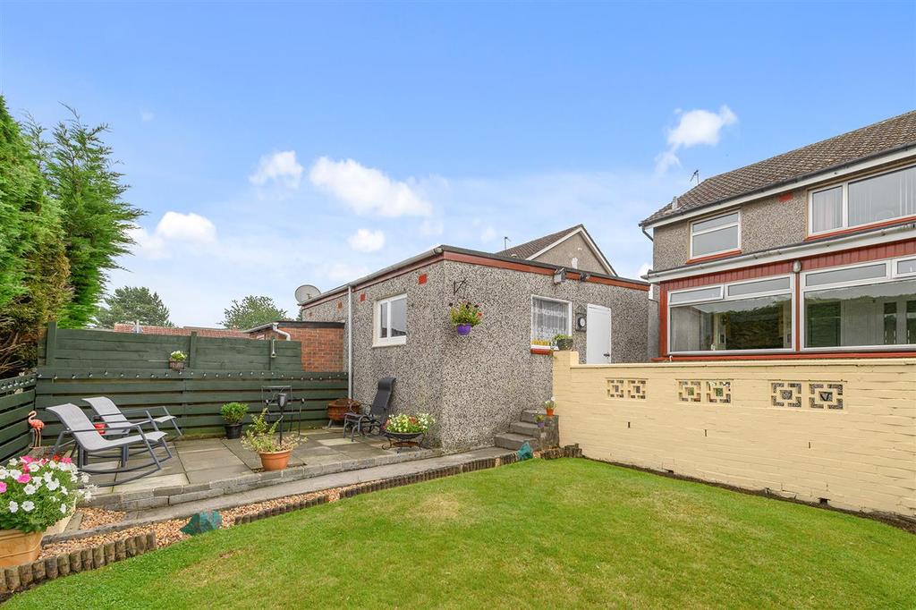 Kingsley Avenue, Stenhousemuir 3 bed semidetached house £210,000