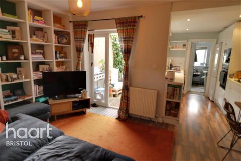 2 bedroom flat to rent, Cromer Road, Greenbank