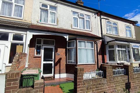 3 bedroom terraced house to rent, Sheringham Avenue, Manor Park, E12