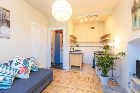 2 bedroom flat to rent, Thorntree Street, Edinburgh, EH6