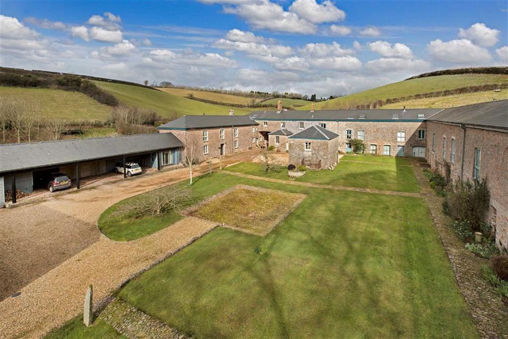 Compton, Marldon, Devon, TQ3 3 bed semidetached house £315,000