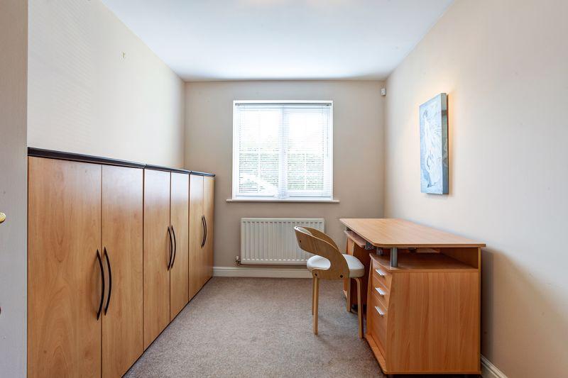 Bedroom/study