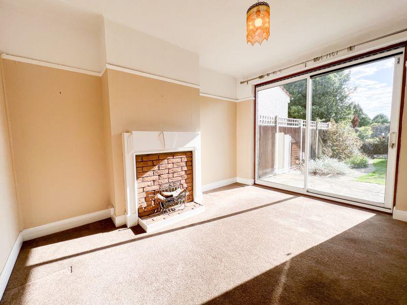 Alderney Gardens, Northolt 3 bed semidetached house £1,900 pcm (£438 pw)