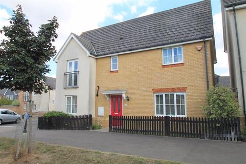 18 Campbell Road, Hawkinge, Folkestone, CT18 7TL