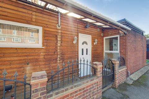 15 Allingham Close, London, W7 1NA