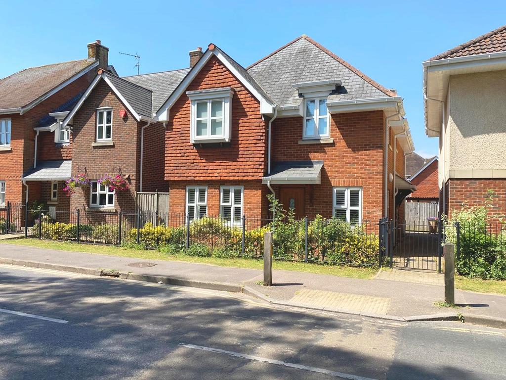Brookley Road, Brockenhurst, SO42 2 bed apartment for sale £385,000
