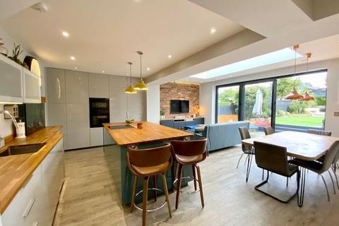 11 Lathkill Road, Sheffield, S13 8DJ