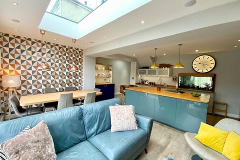 11 Lathkill Road, Sheffield, S13 8DJ