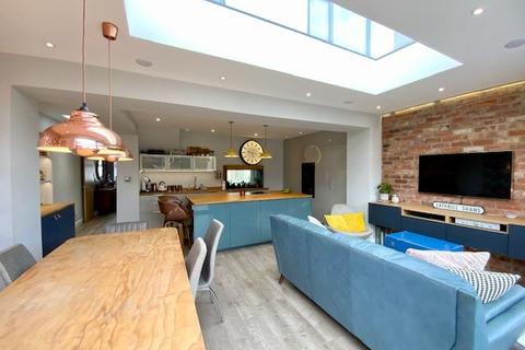 11 Lathkill Road, Sheffield, S13 8DJ