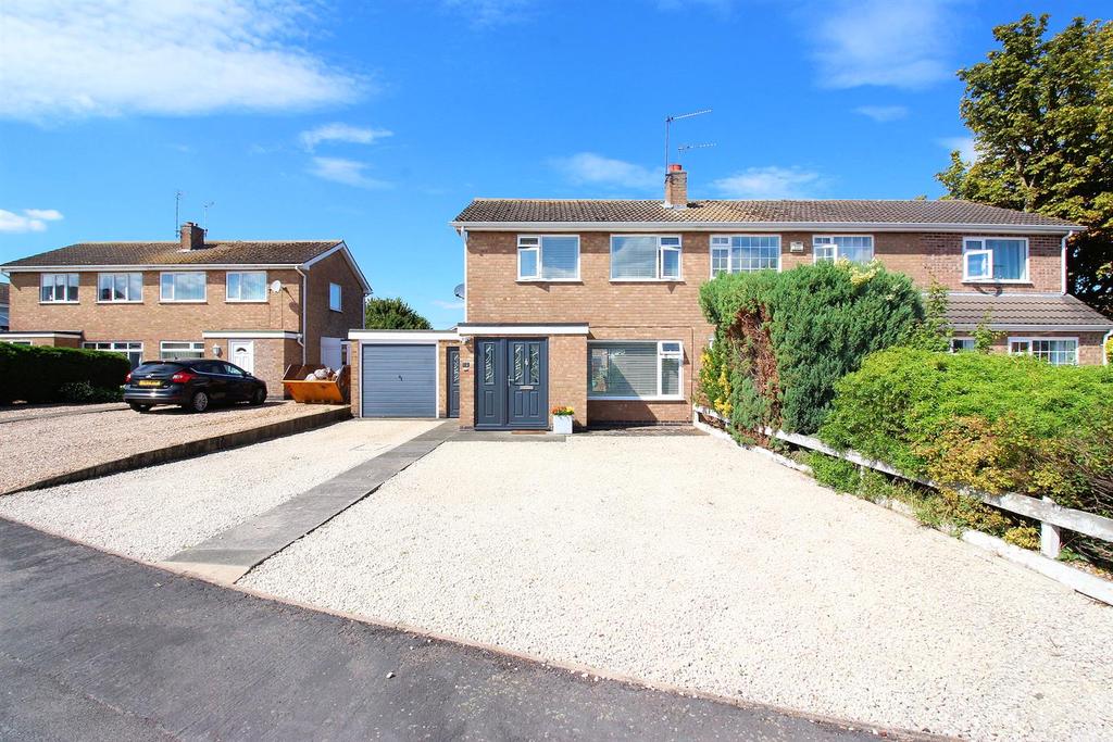 Pine Drive, Syston 3 bed semidetached house for sale £310,000