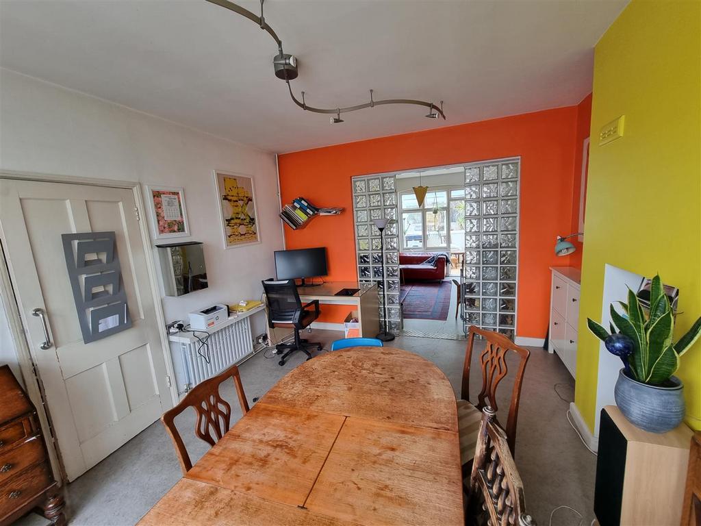 259 Southcroft Road dining room 3.jpg