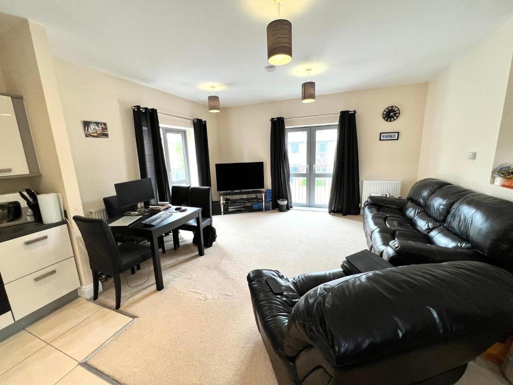 Clover Street, Upton, Northampton, NN5 2 bed coach house for sale £