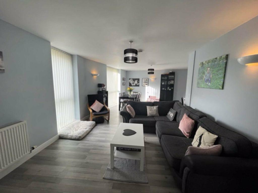 High Street, Upton, Northampton, NN5 2 bed apartment £185,000