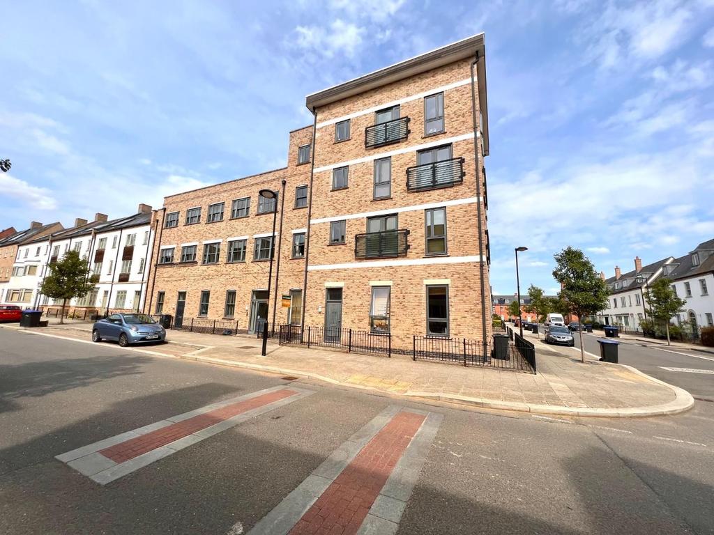 High Street, Upton, Northampton, NN5 3 bed apartment £190,000