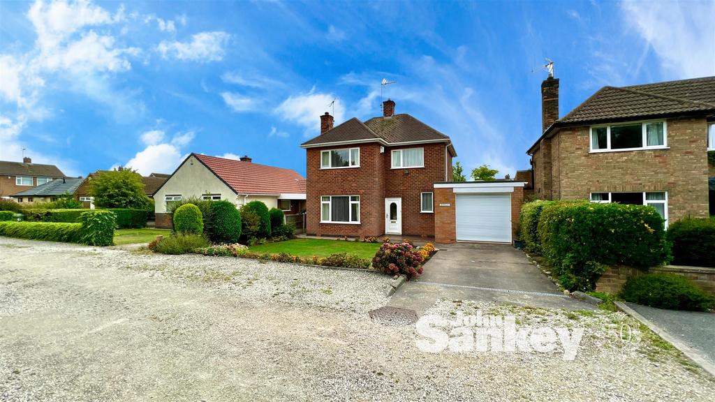 Wellow Road, Ollerton, Newark 3 bed detached house for sale £280,000