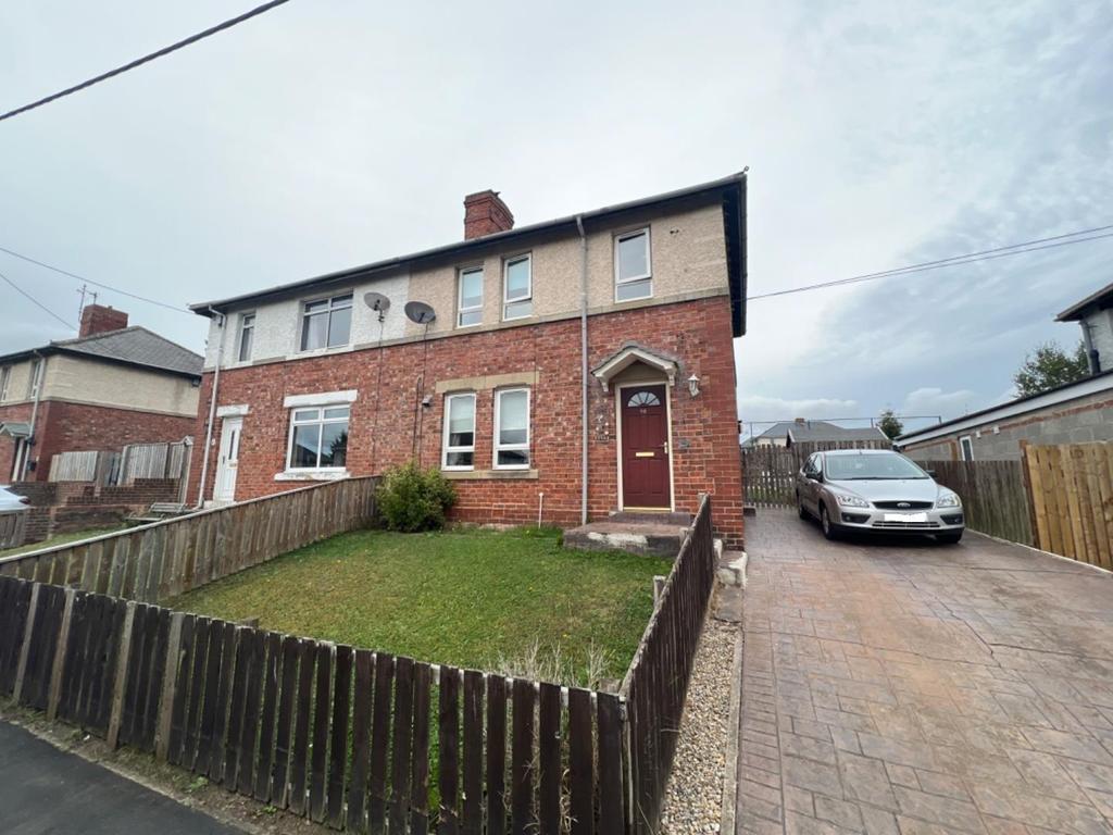 Hunter Avenue, Ushaw Moor, Durham 3 bed semidetached house £90,000