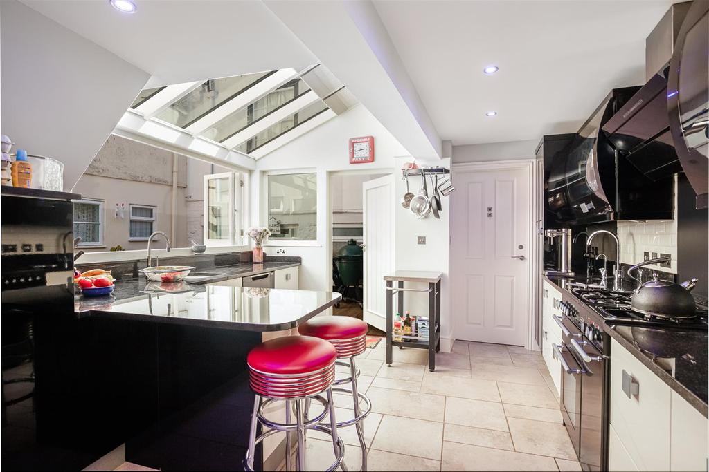 A08 - Dartmouth, Roseville Street - 220825.jpg